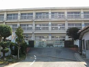 【小学校】倉敷市立赤崎小学校 562m 周辺環境