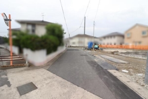 前面道路 前面道路含む現地写真