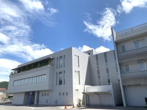 【病院】医療法人天馬会チクバ外科・胃腸科・肛門科病院 514m 周辺環境